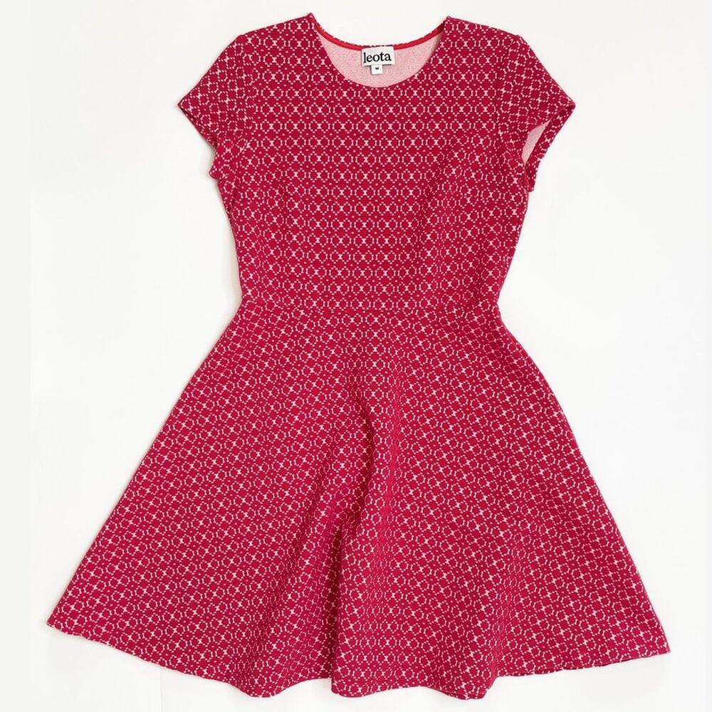 NWOT Leota Ursula Bellissimo Pink Short Sleeve Textured Knit Fit and Flare Dress